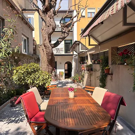 Casa Santa Marta-2